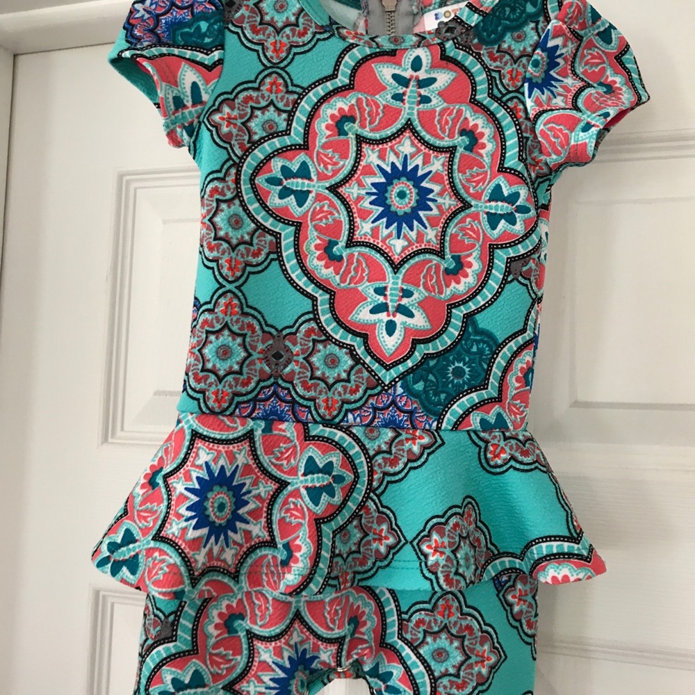 Dot Dot Smile Romper EUC 6-12 months